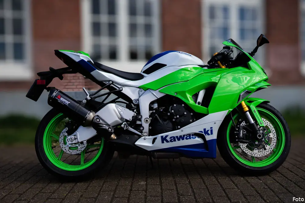 Feestelijke Kawasaki Ninja ZX-6R is een ongelooflijke knalraket